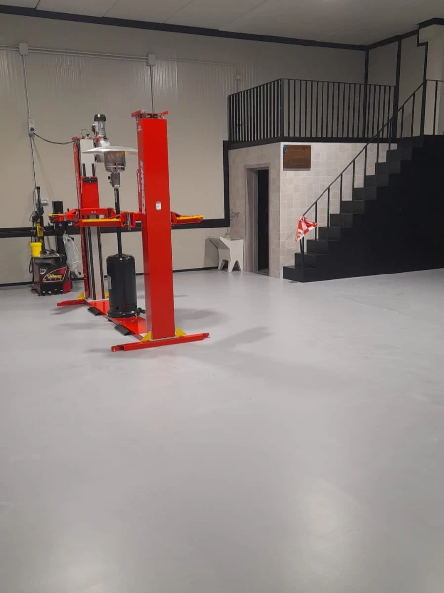 Pavimentazione garage in resina
