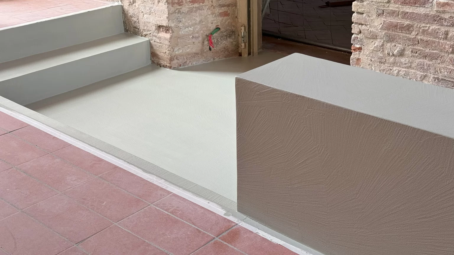 Scala in microcemento per interni