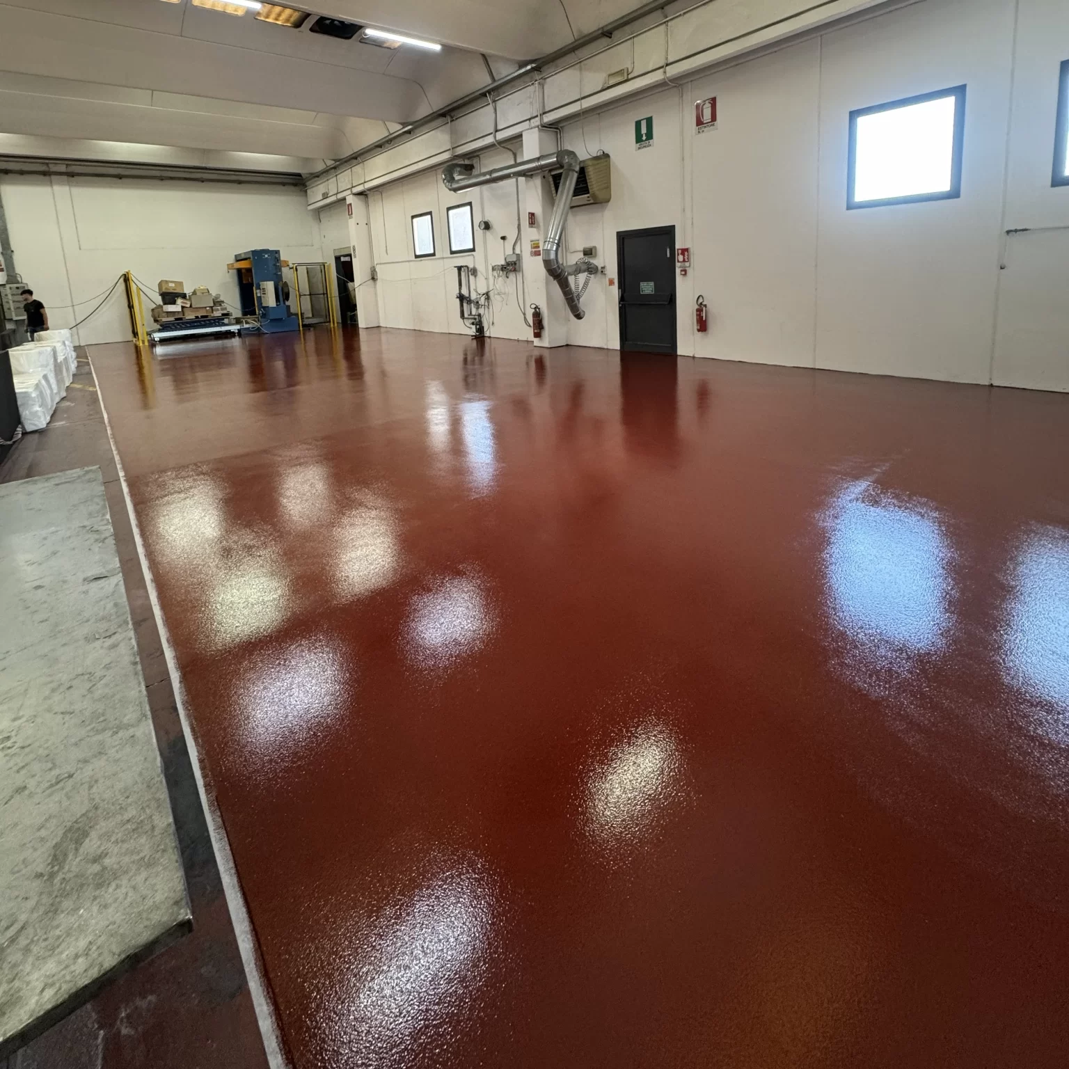 Pavimento industriale per spugne