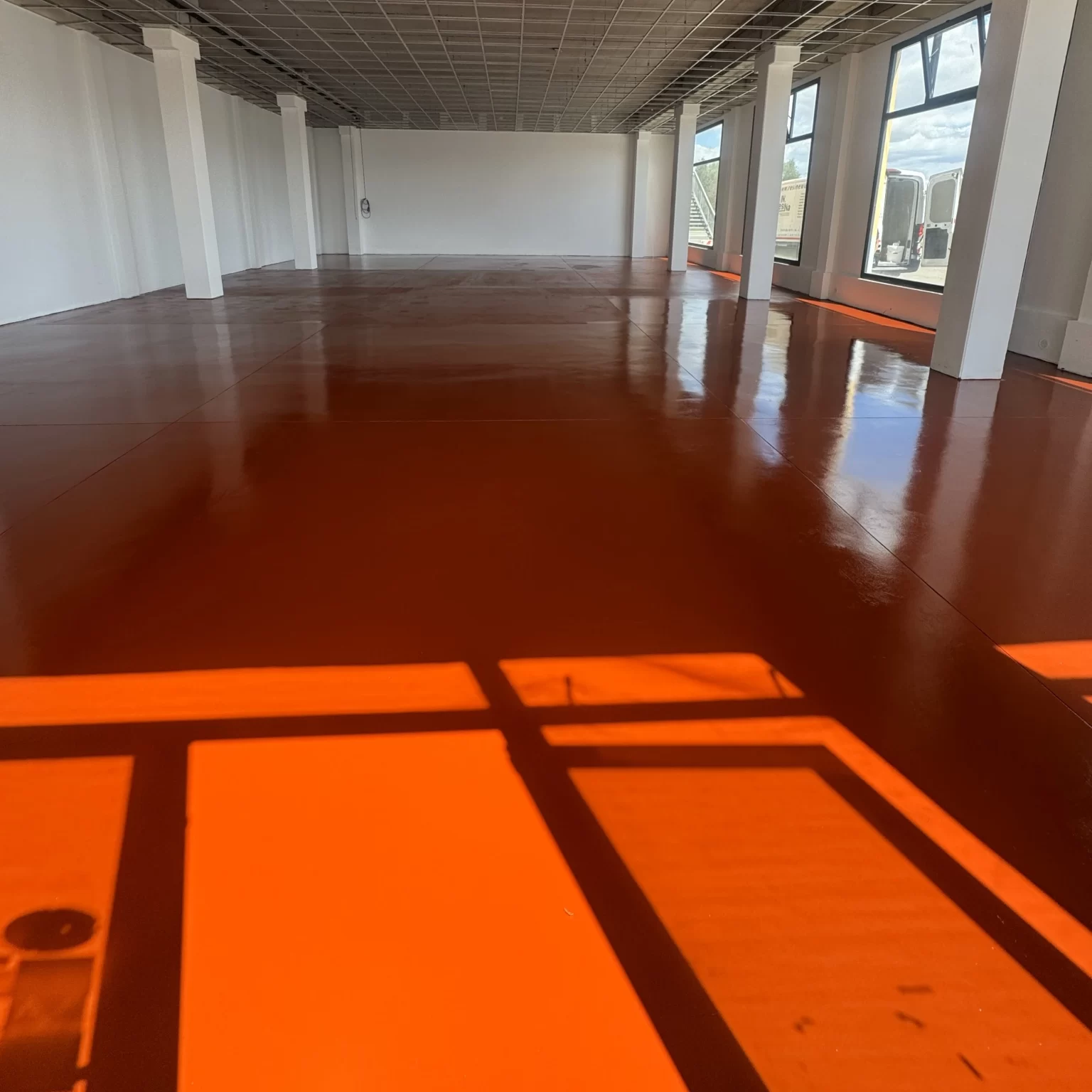 pavimento in resina arancione